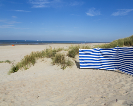 een handig windscherm voor uw privacy op het strand